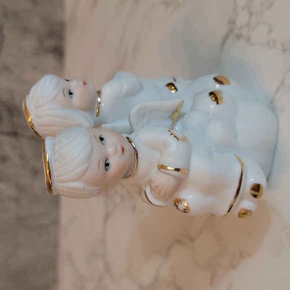 vintage two little angels sitting on a cloud figurine - Picture 3 of 7